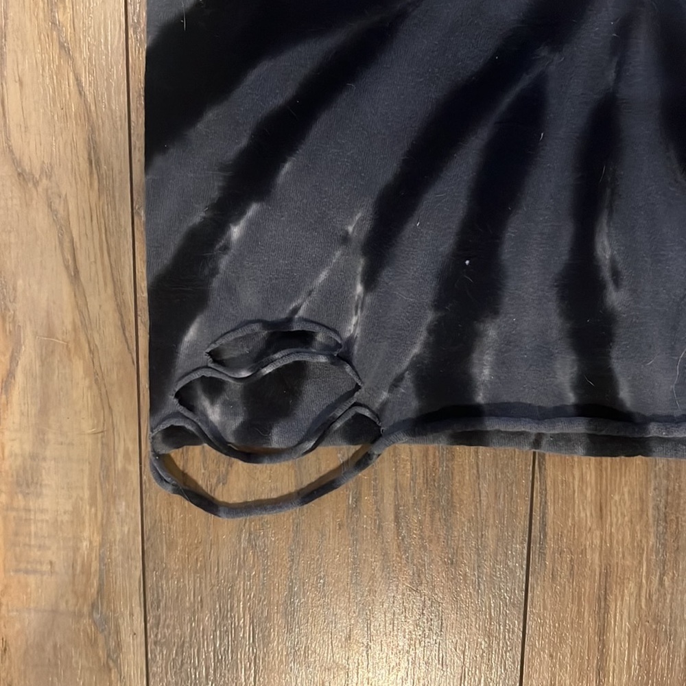 Distressed t-shirt - Picture 3 of 5